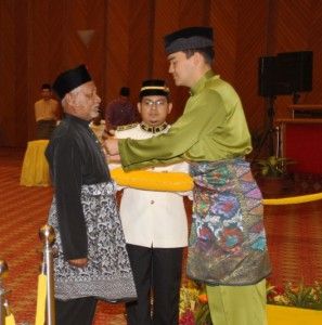 Services of civil servants appreciated with Selangor medals