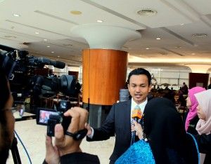 没花公帑担76.5亿债务  雪政府租赁水供资产