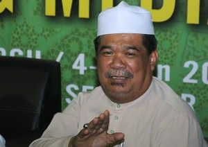 Mat Sabu remains committed to fight with PAS