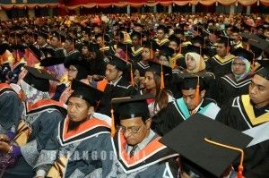 CM: Selangor IPTs should produce graduates that create jobs