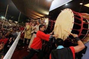 雪政府配合促进旅游业  盆舞节4万人齐舞动