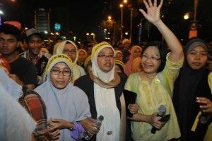 BERSIH 2.0 disappointed by incident of stepping on images of Najib and Abdul Hadi