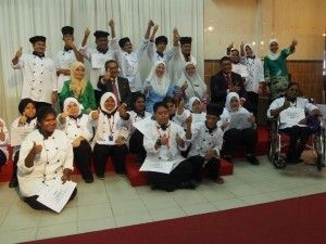 雪政府资助培训课程        20残疾学生掌一技之长