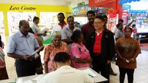 雪派100元佳节购物劵  直落拿督300户人家受惠