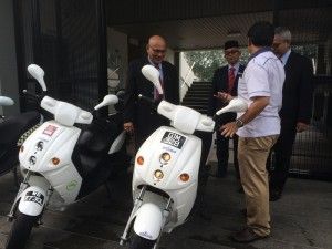 梳邦市会明年起  电动摩托车执法