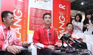 阿兹敏促水务委员会       检讨遭搁置申请计划