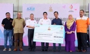 1.1万人获免息贷款        阿兹敏：扩大雪综合微贷计划