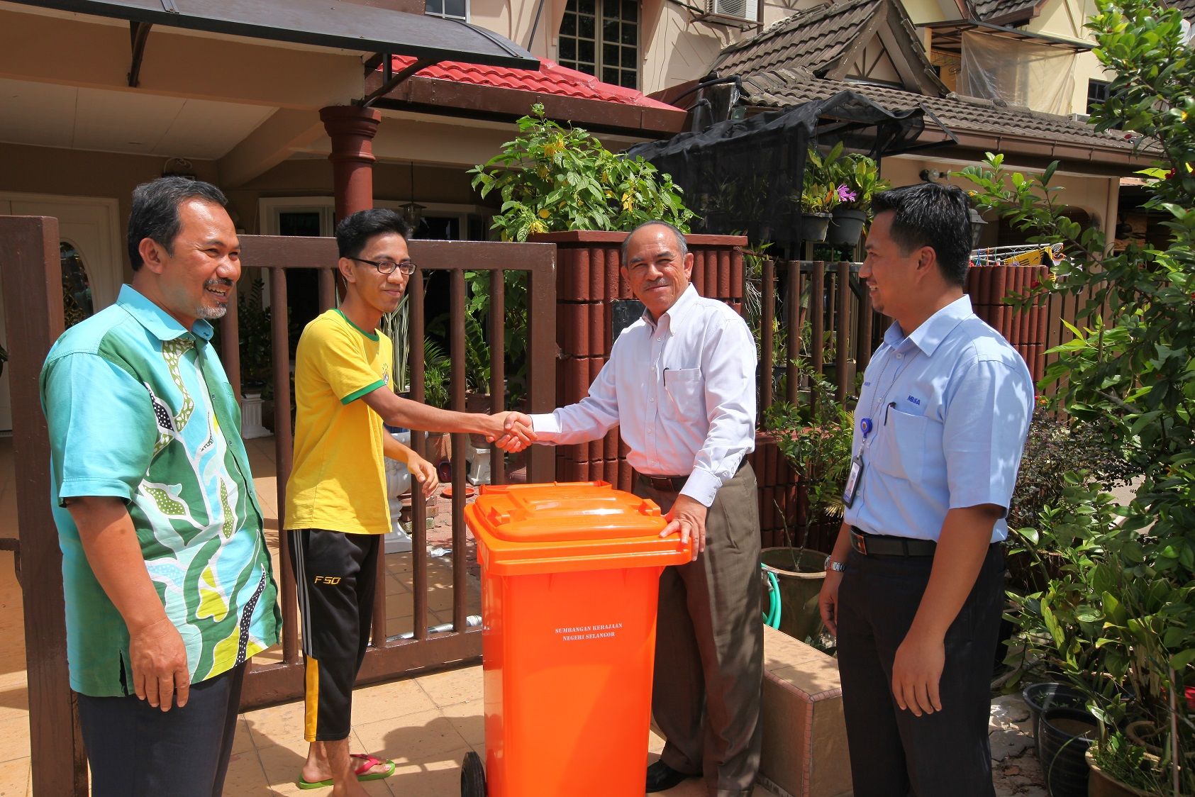 1千万教育市民  提高垃圾处理意识