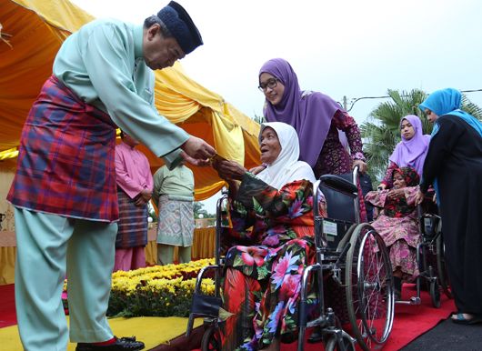 Sultan rasmi Masjid Nurul Hidayah Kampung Seri Cheeding