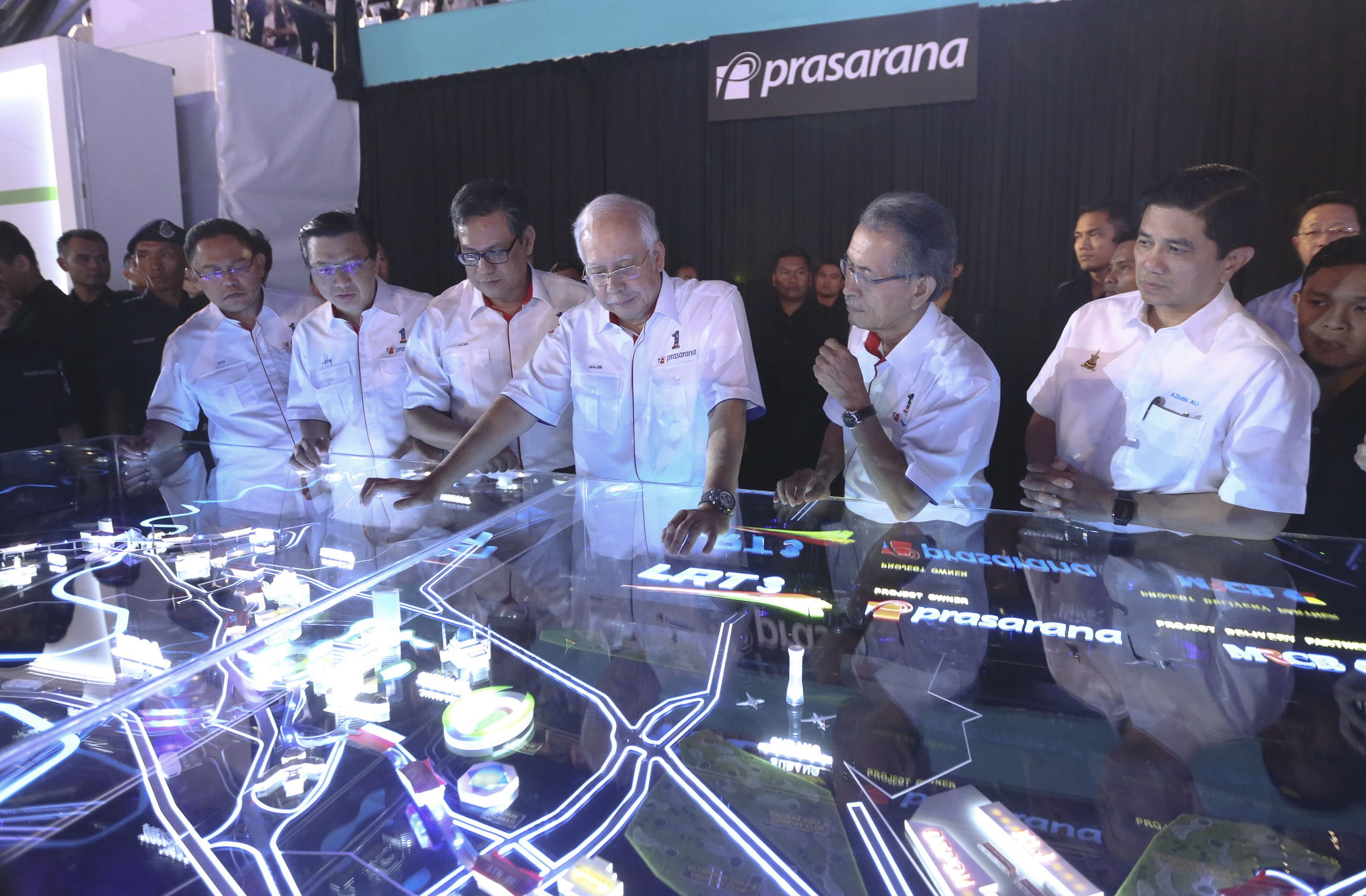 首相感谢雪政府配合  促成第三轻快铁计划