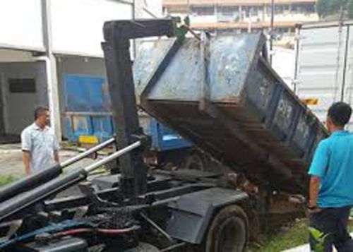 阻碍交通及卫生 莎阿南市厅充公垃圾槽