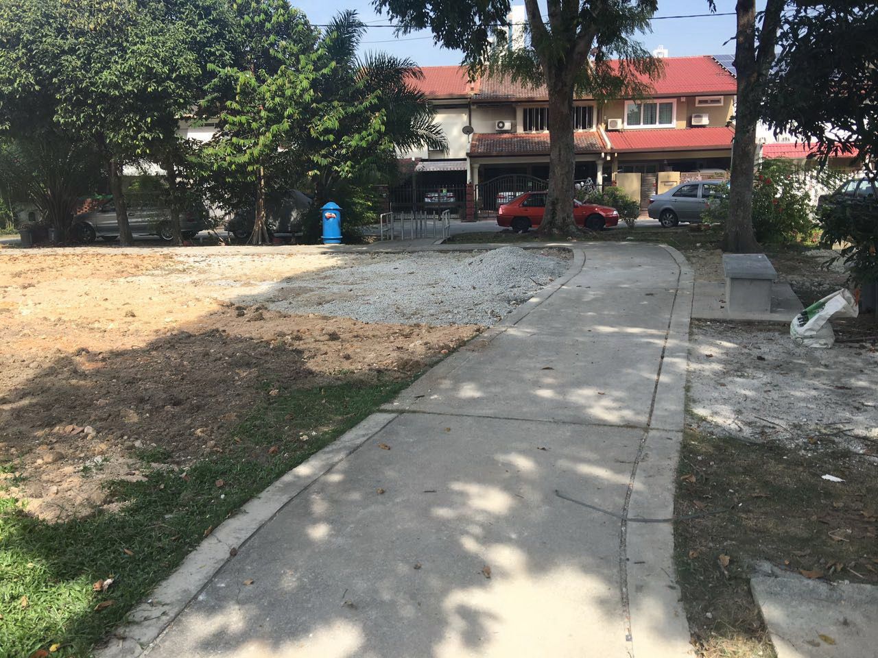 增健身和休闲设施  灵市公园变活力草场