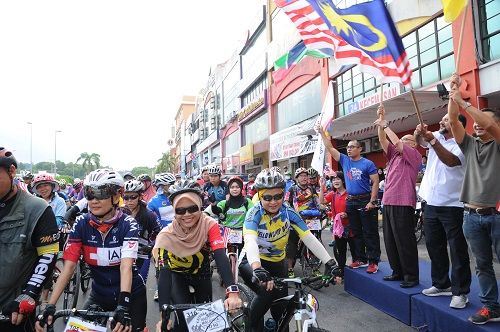 500 participants join MPSJ Malaysia Day cycling event