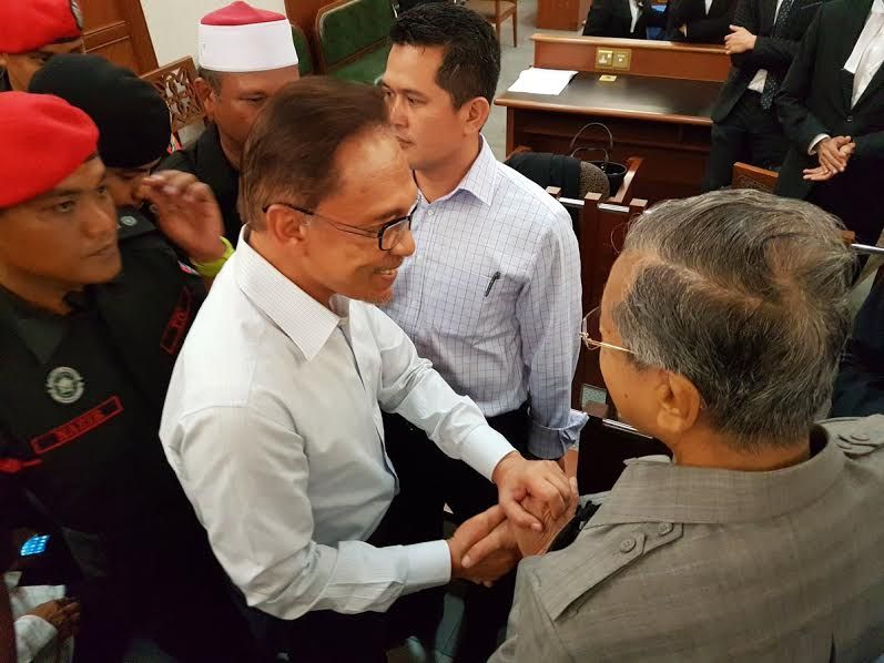 安华马哈迪阔别18年会面  阿兹敏：政党团结的起点