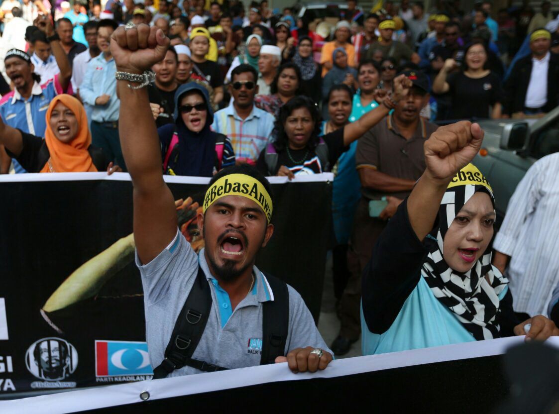 努鲁：安华肛交案疑点重重