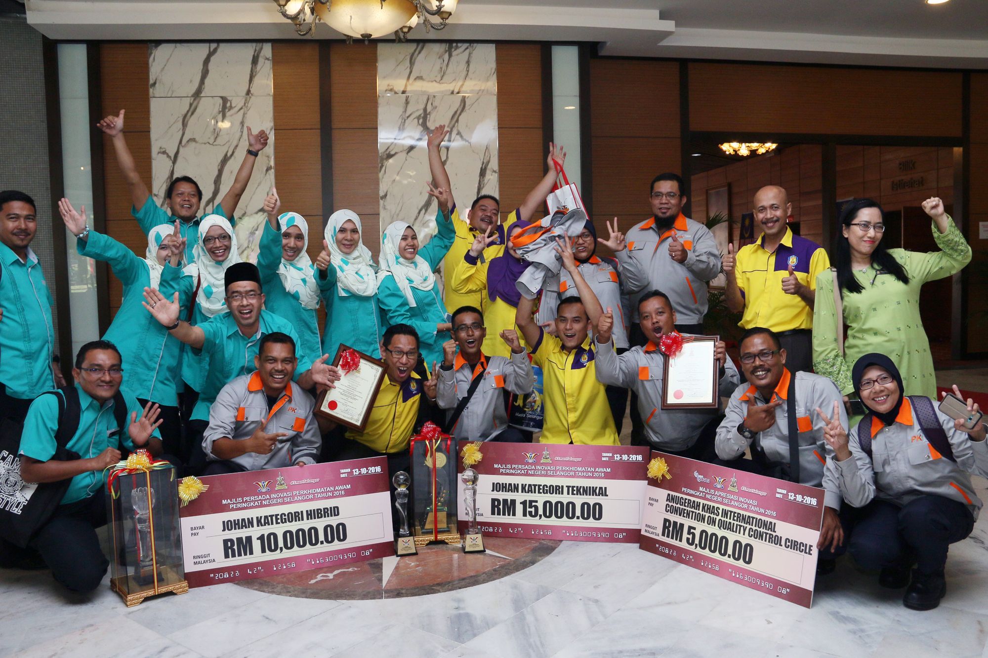 公务员需创新创意  阿兹敏：提升服务