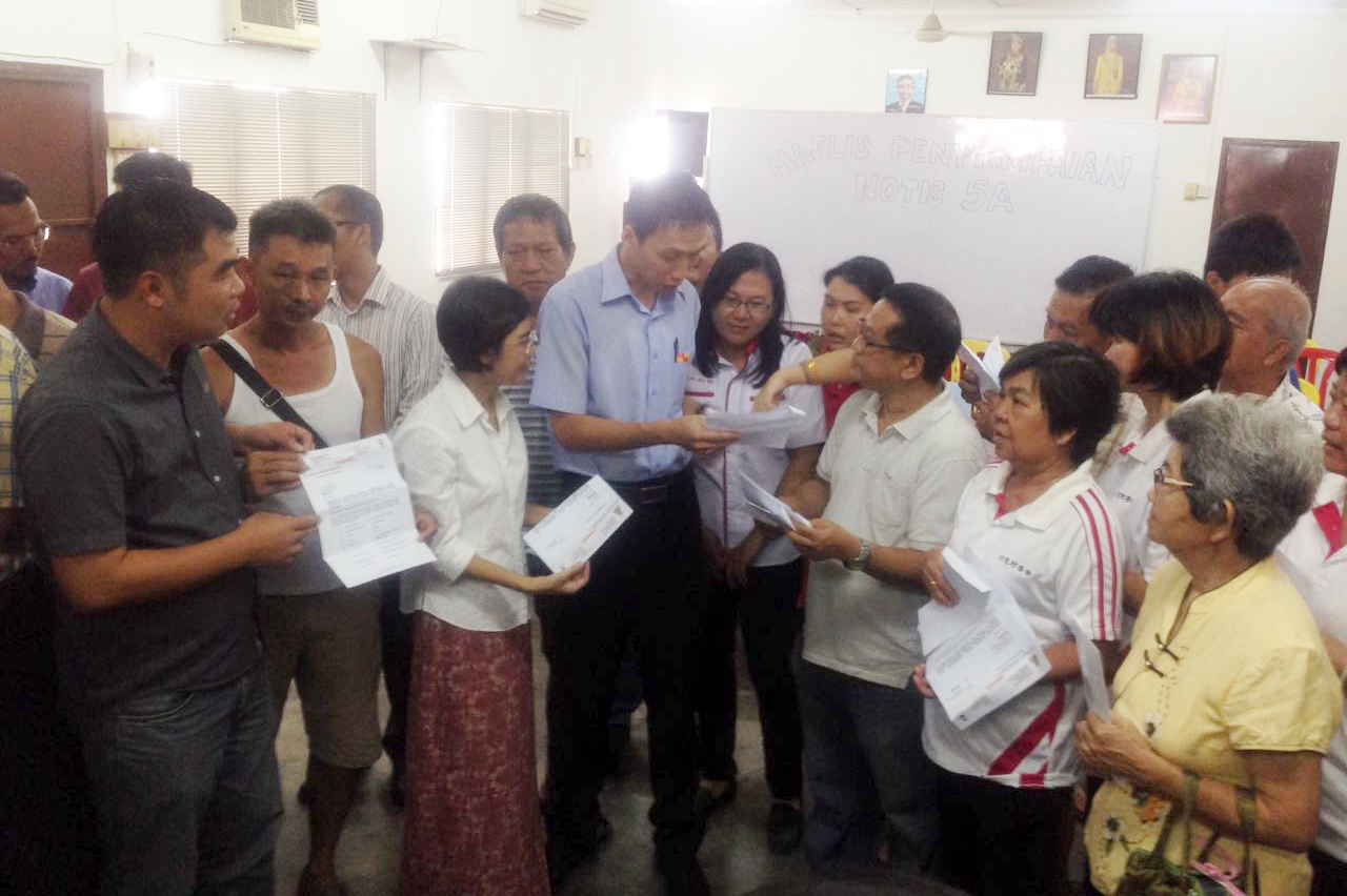 叻思25户喜获地契