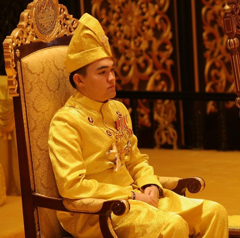 Sepuluh usahawan muda bentang idea produk di hadapan Tengku Amir Shah