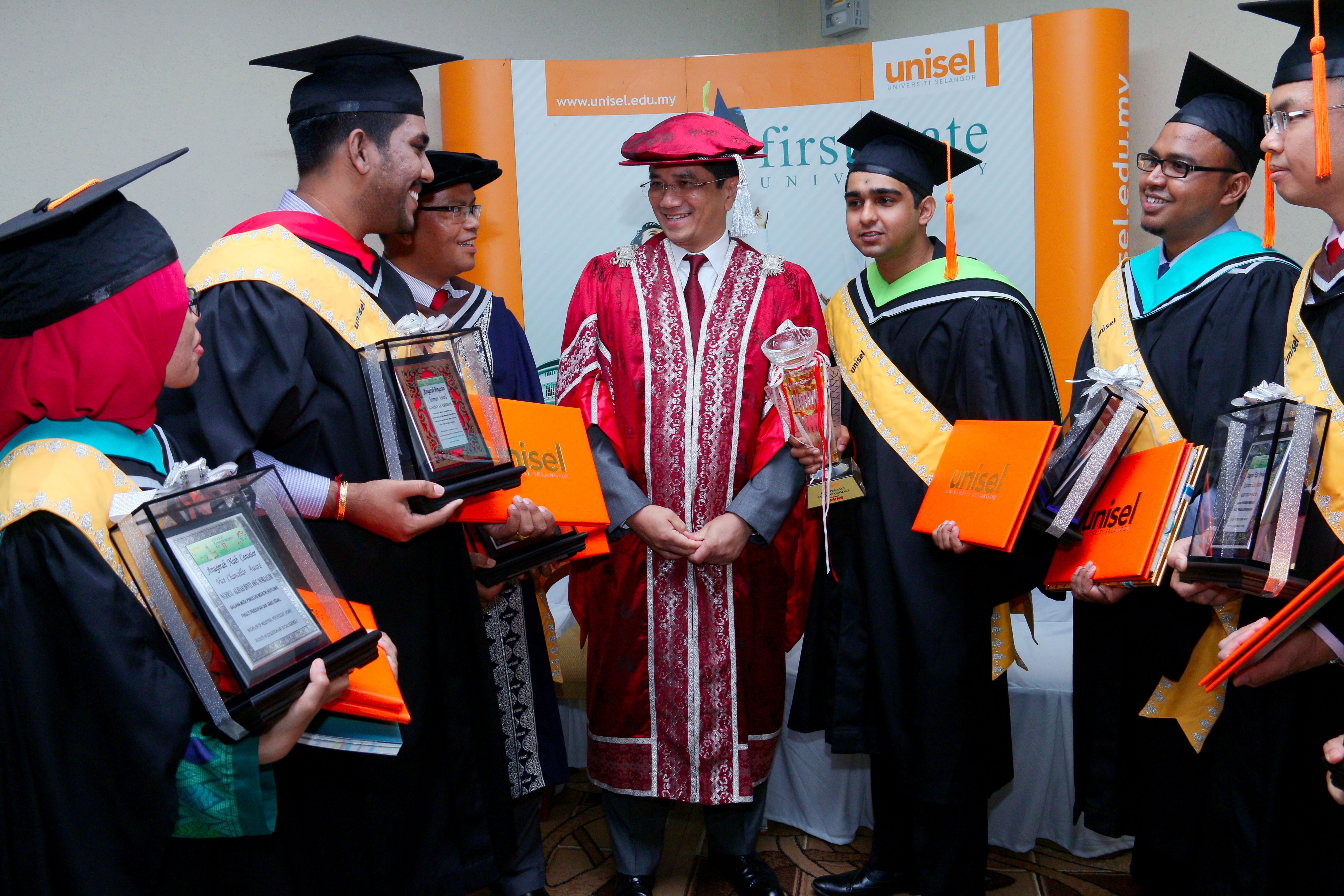 雪大臣分享毕业生喜悦