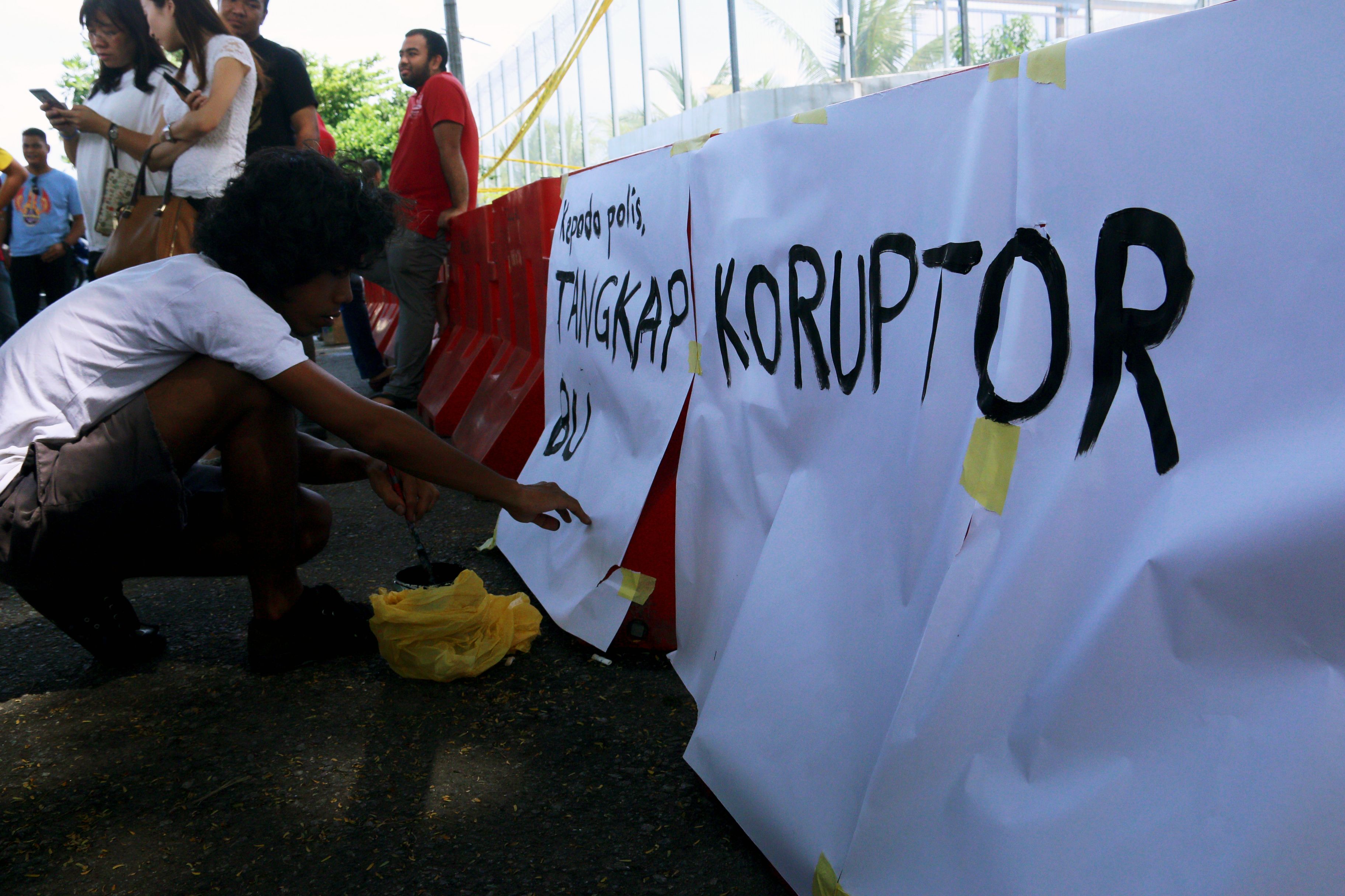 斗争持续  正义必胜