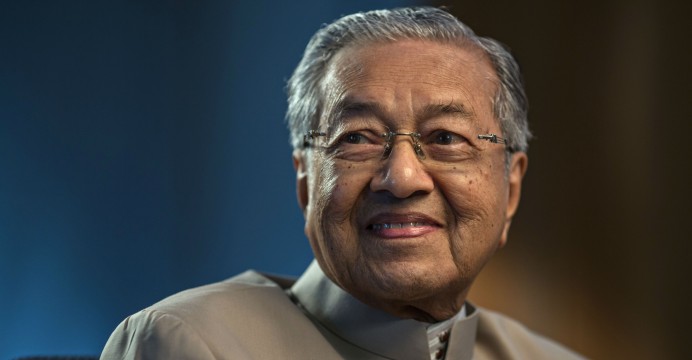 Apa ditakut sangat gambar Tun M?