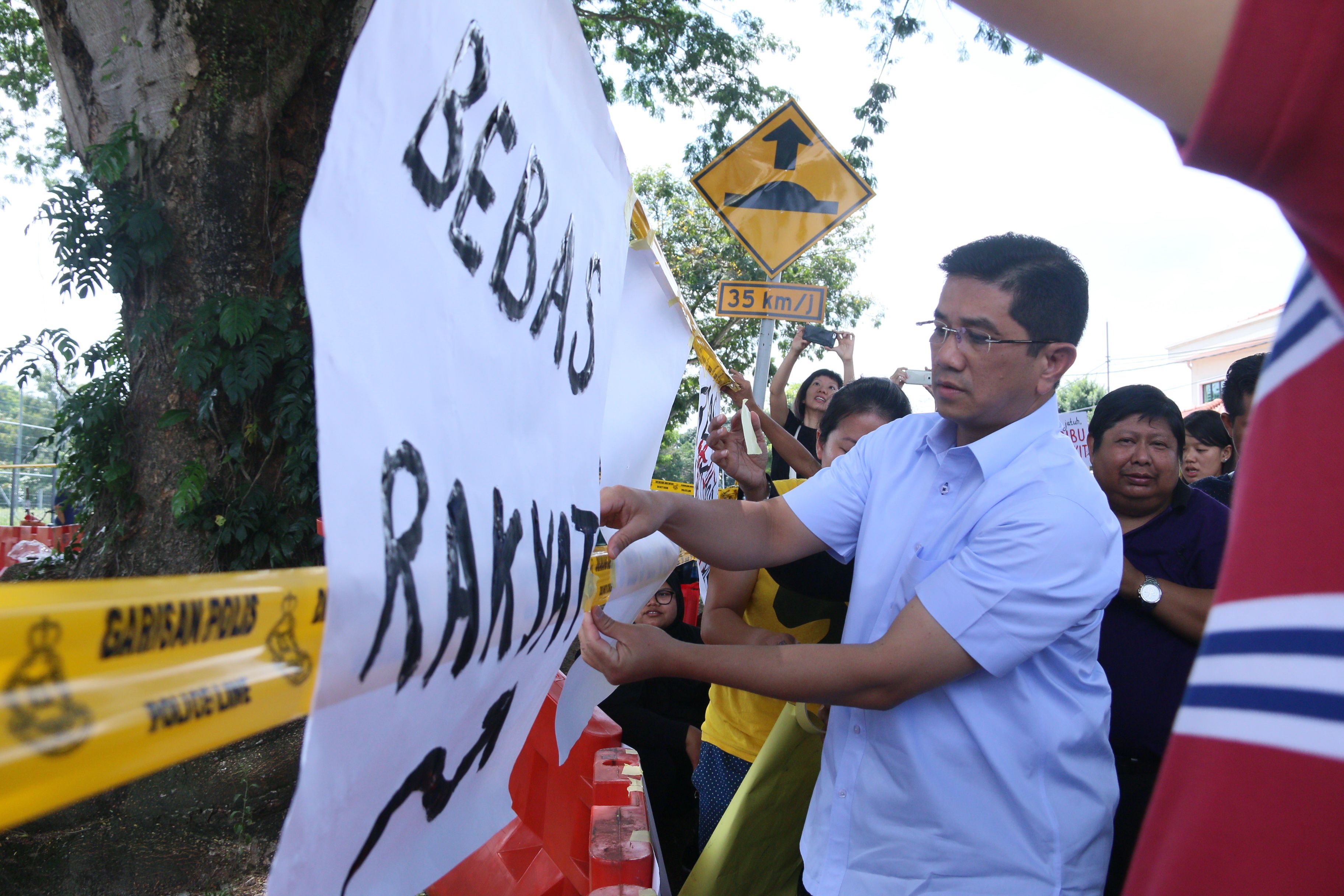 逮捕打压无阻改革决心