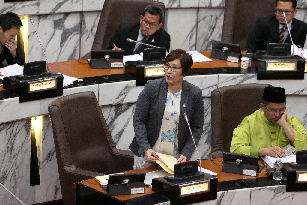 严防水源污染  查士毛月河畔200工厂