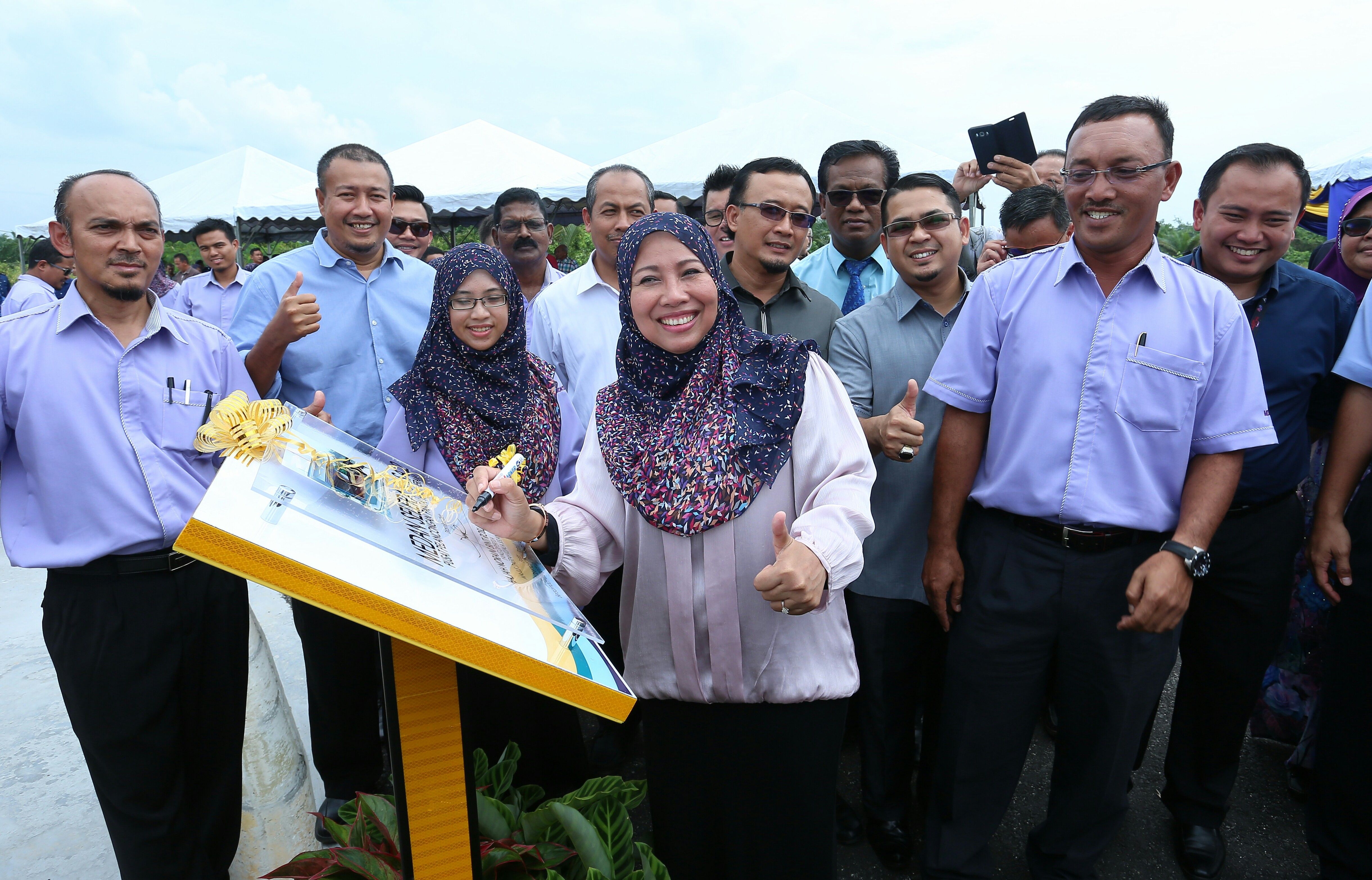 提升设备建美食中心  而揽海边新面貌迎游客