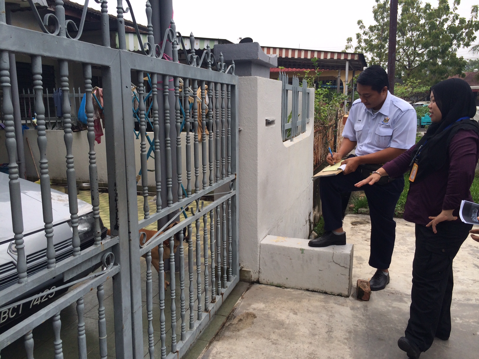 Pet Dog License Ops: 32 premises checked, only 3 licensed