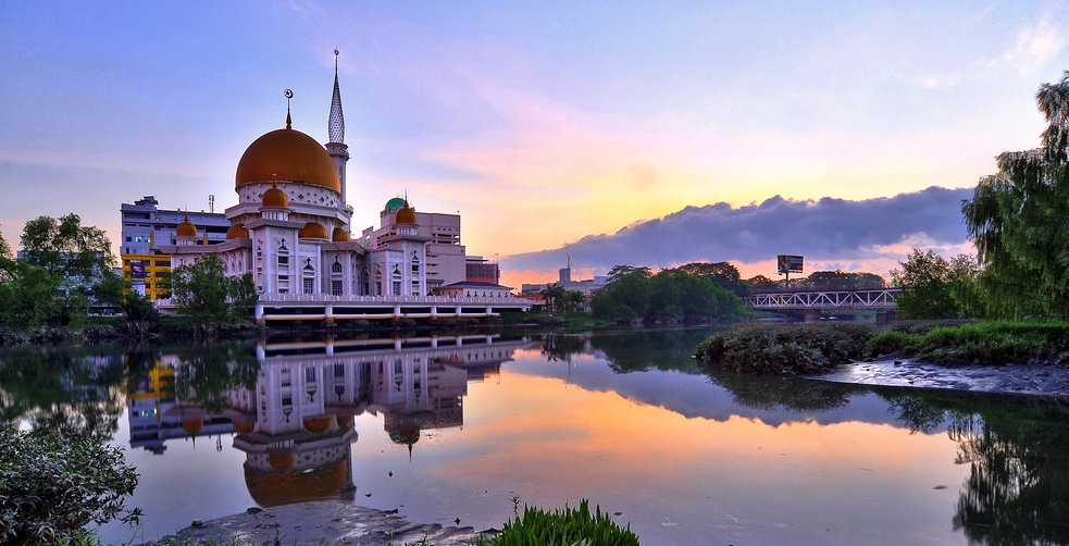Lebih 50,000 tan metrik sampah Sungai Klang dibersihkan