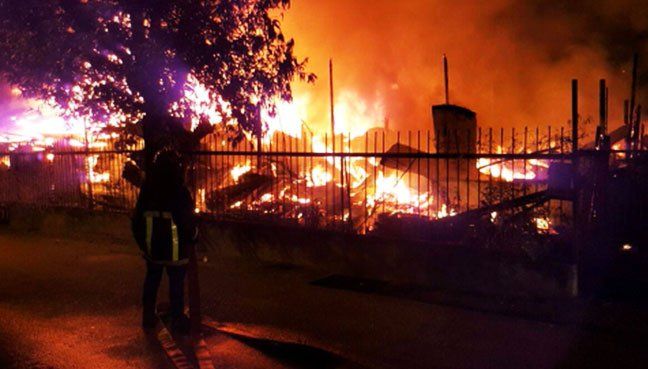 无情火烧死梳邦一家四口