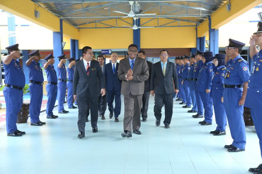 走马上任为民服务