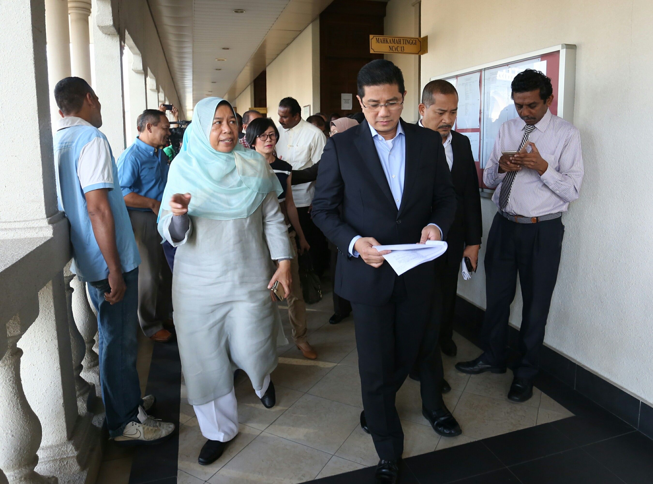 高庭谕令选委会  提交雪13万选民资料