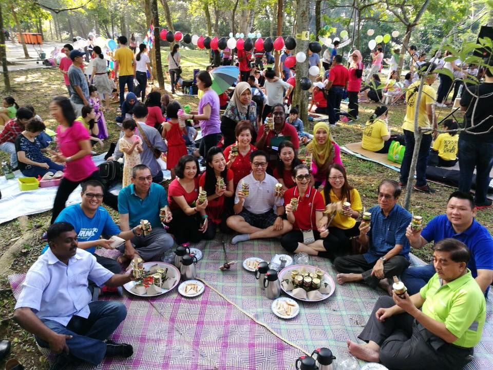 逾200巴生民众 带玻璃罐沙拉，去野餐