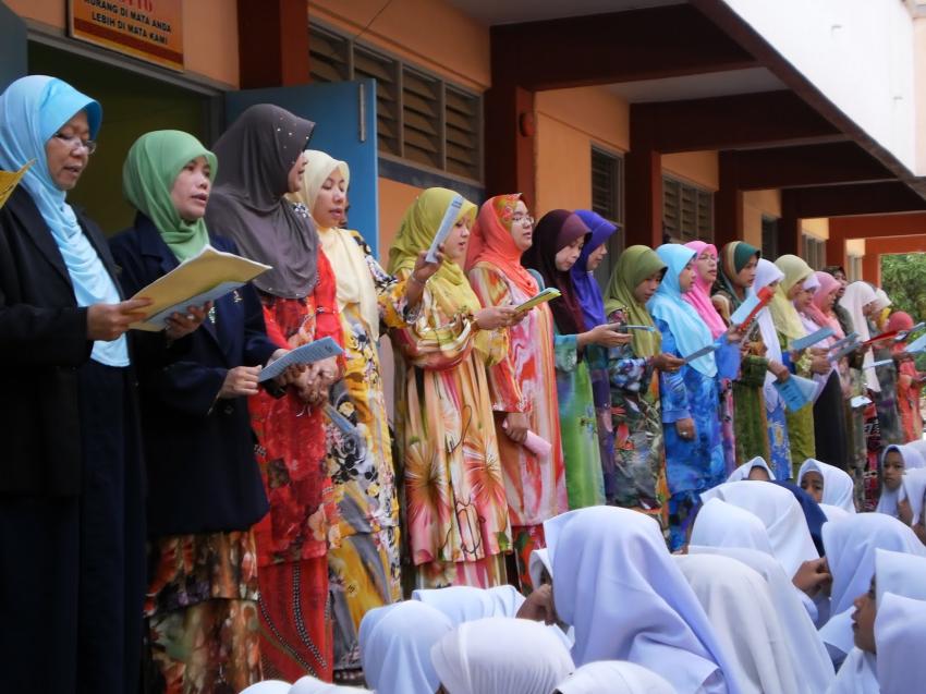 Education Minister is merely good at talking but ignorant of teachers’ burden