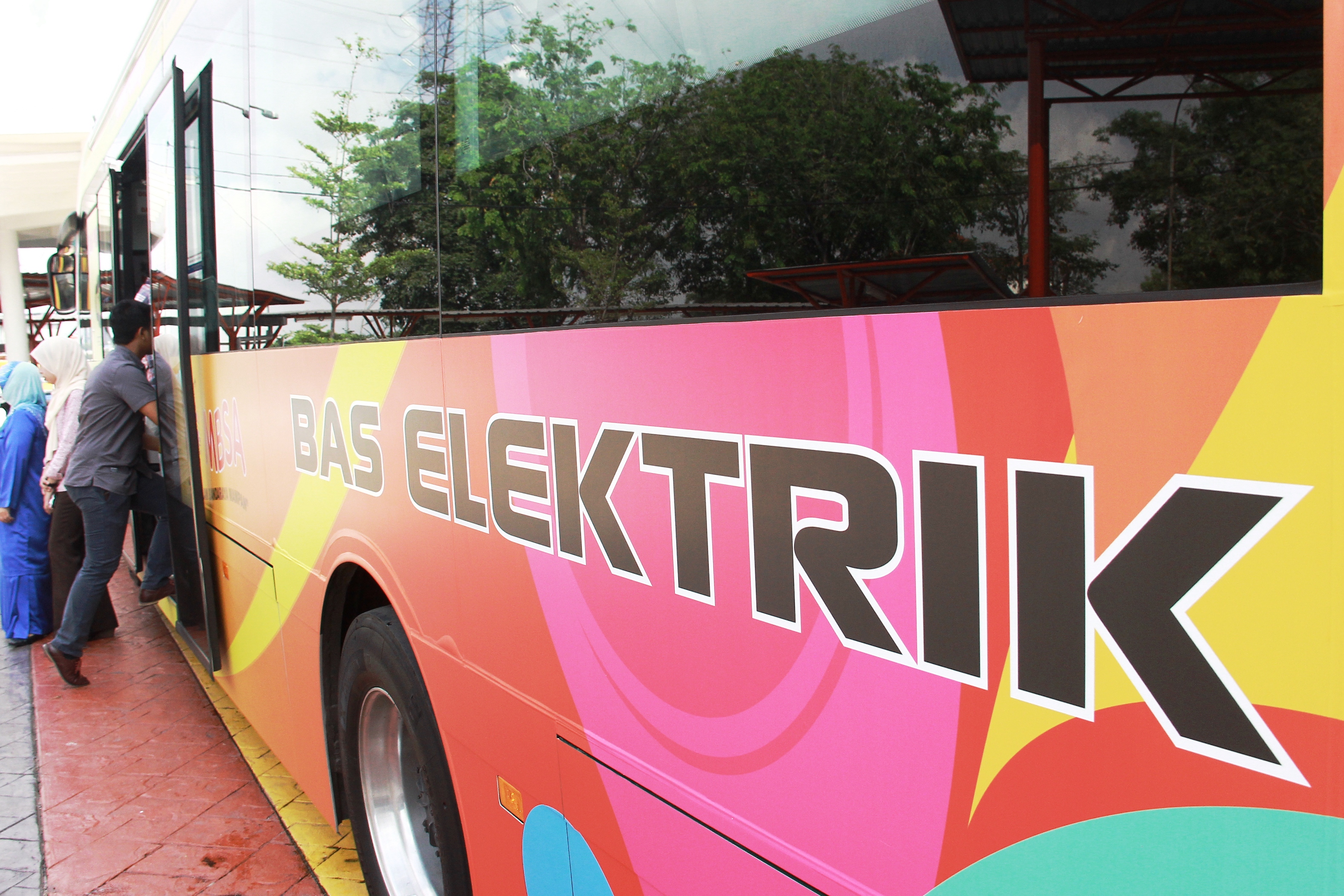 Selangor perluas kemudahan bas elektrik