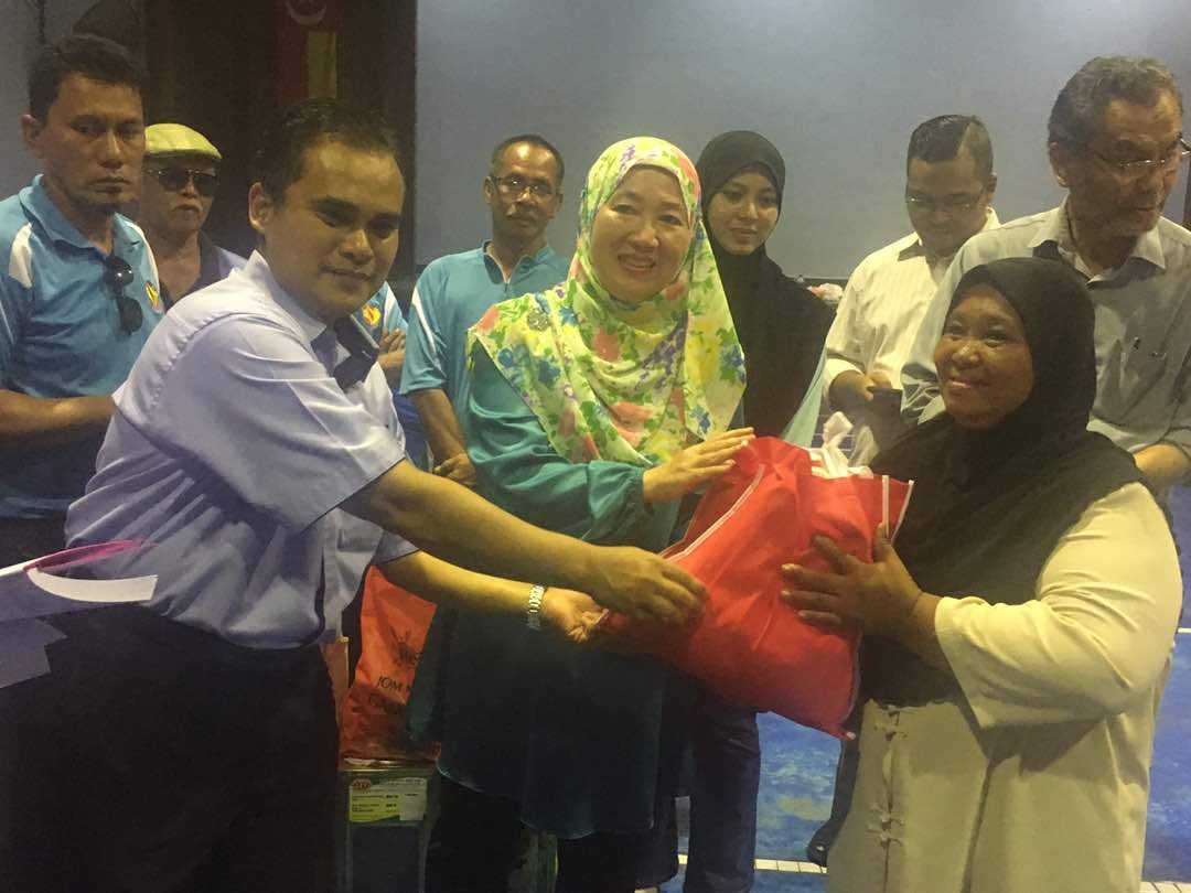 ஈஜோக்கில் வெள்ளத்தால் பாதிக்கப்பட்ட மக்களுக்கு உதவிகள் வழங்கப்பட்டன