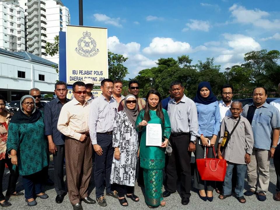 கிருஸ்து மதத்தைப் பரப்புவதாக குற்றச்சாட்டு, ஹானா காவல்துறையில் புகார்