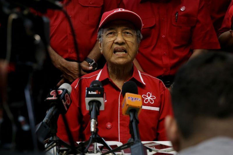 'Saya masih lagi pengerusi' - Dr Mahathir