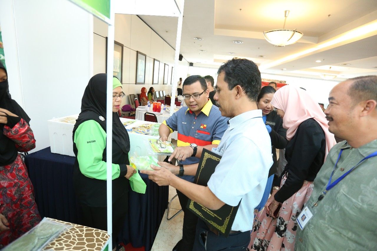 促提高产品质量  鼓励中小企业冲出海外