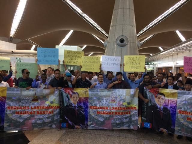 雪后座议员俱乐部  力挺州政府领导层