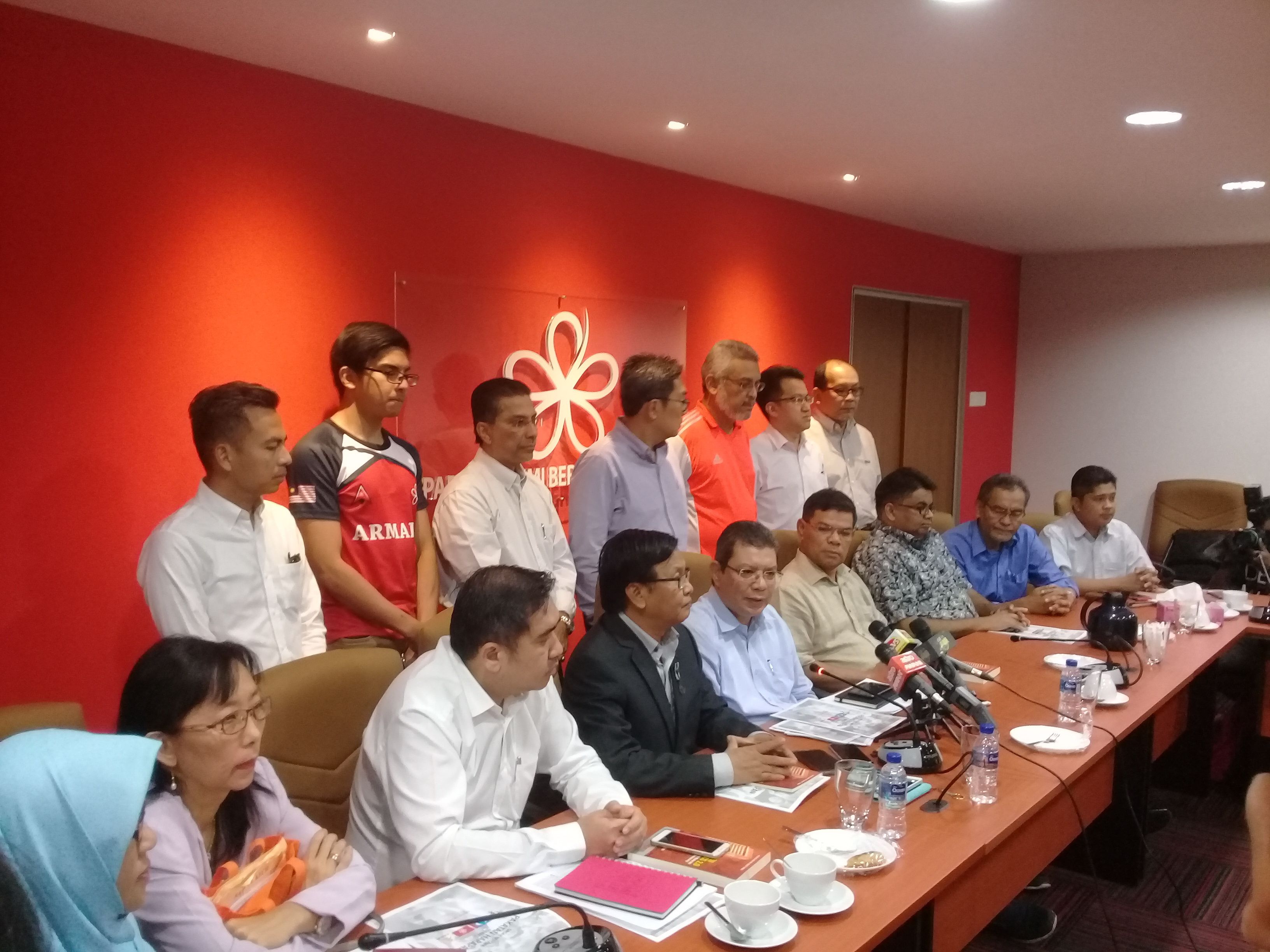 பாக்காத்தான் சின்னத்தை உருவாக்கும் போட்டியில் 317 விண்ணப்பங்கள் குவிந்தது