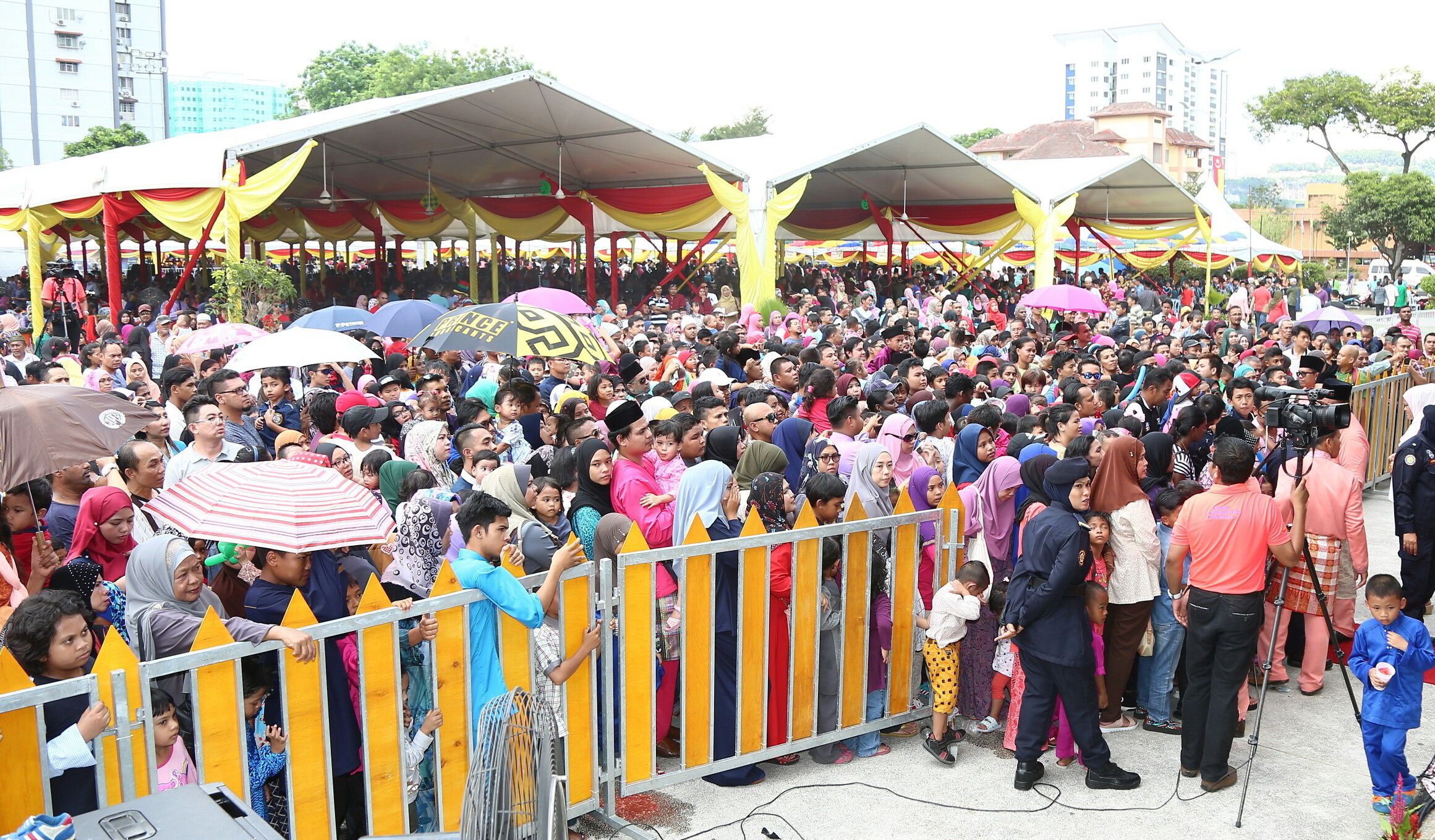 சிலாங்கூர் மாநில திறந்த இல்ல நிகழ்வுக்கு வந்த வருகையாளர்களை அவமானப்படுத்தாதீர்கள்