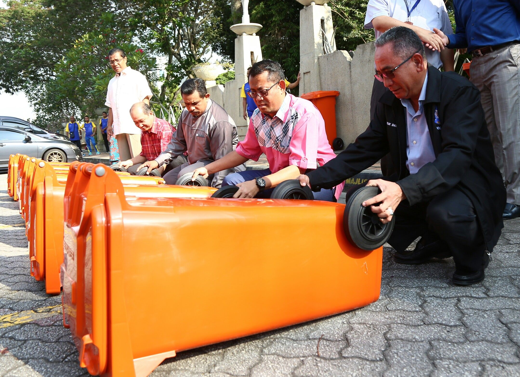 日产500吨垃圾  灵市厅推动环保教育