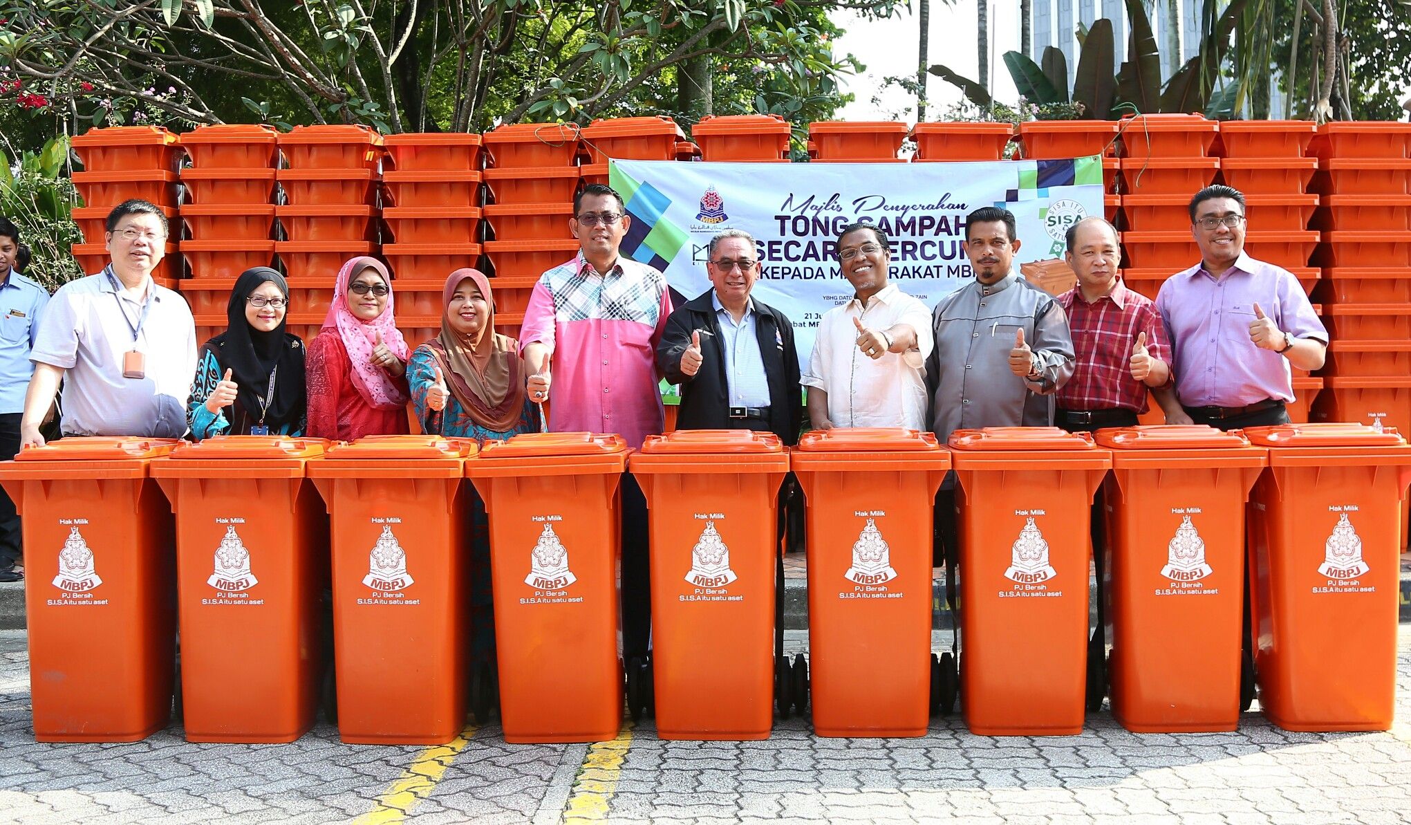 எம்பிபிஜே 62,000 நகரும் குப்பைத் தொட்டிகளை விநியோகம் செய்தது