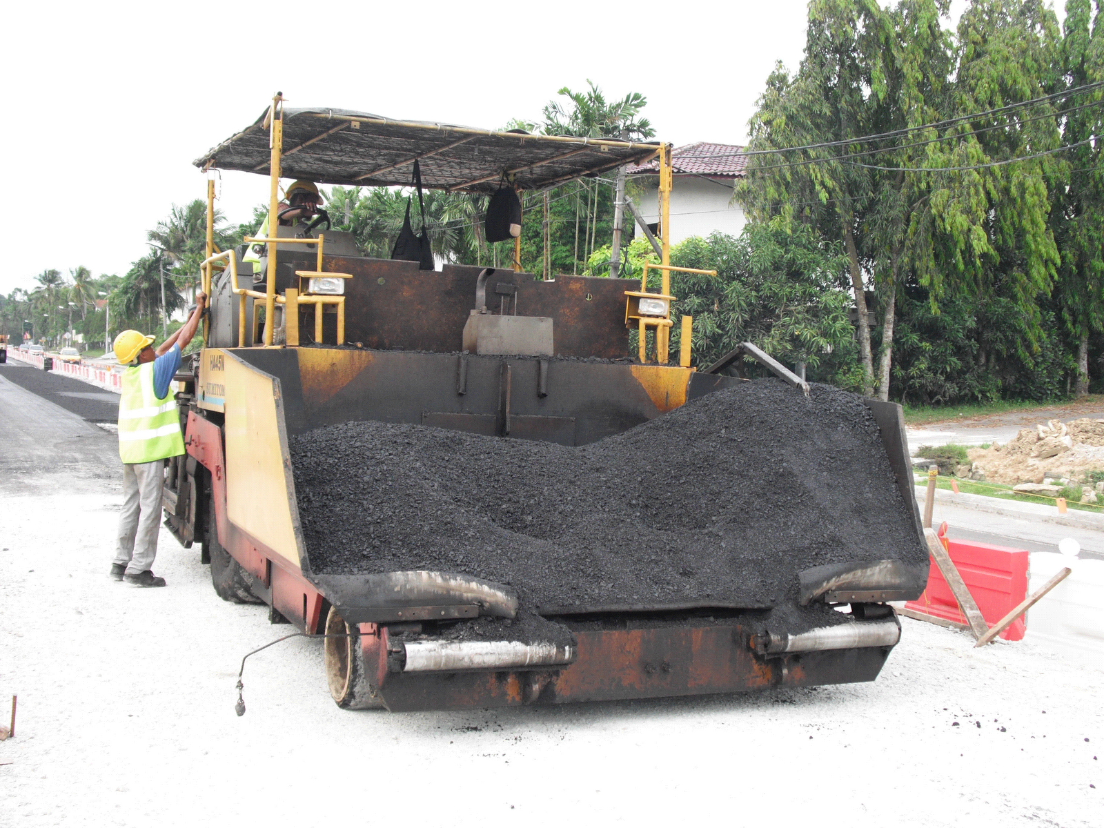 மத்திய அரசாங்கம், சிலாங்கூர் மாநில அரசாங்கத்தின் சாலைகளை பராமரிக்கும் முறையை பின்பற்ற வேண்டும்