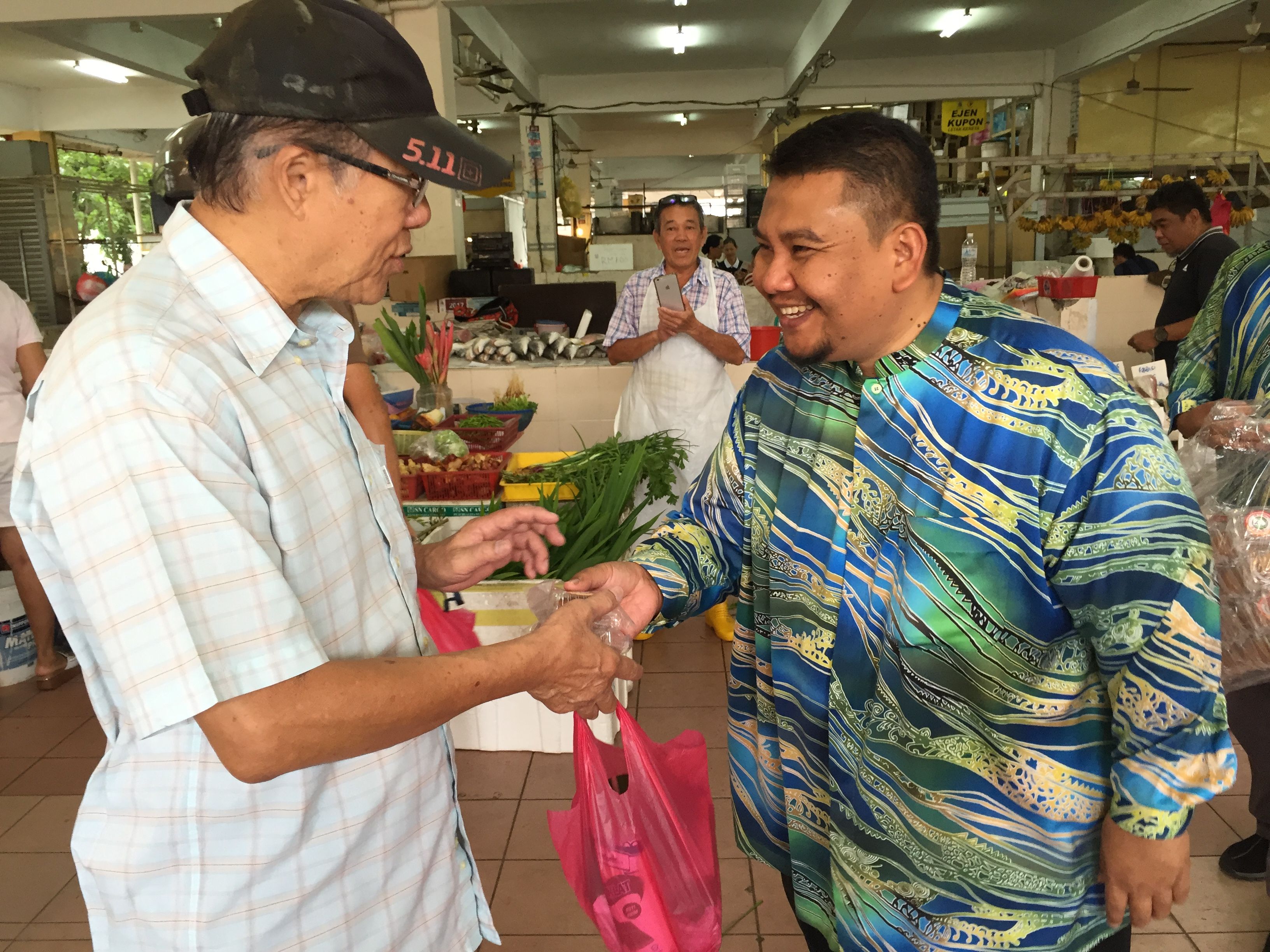 Gombak Setia Assemblyman celebrates with Tiong Hua community