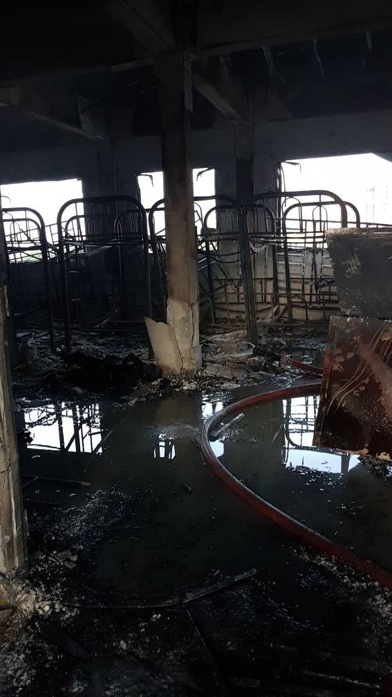 தாப்பீஃஸ் மையம் தீக்கிரை, 20-க்கும் மேற்பட்டோர் மரணம்