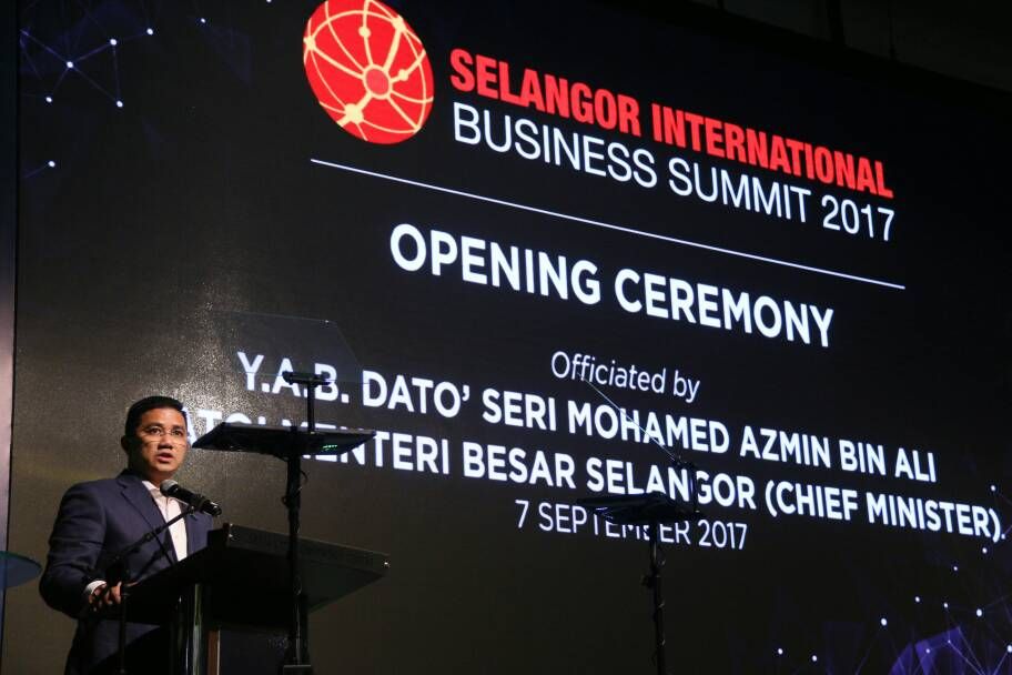 தைப்பே அரசாங்கம் 150 சிலாங்கூர் பல்கலைக் கழக மாணவர்களுக்கு கல்வி உபகாரச் சம்பளம்