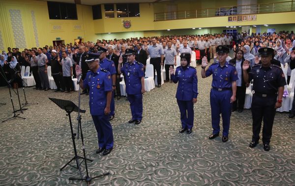 鼓吹高效工作文化 莎市厅严审加班费